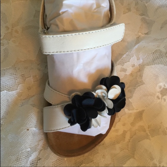 IL Gufo Kids White and Blue Leather Sandals - Picture 2 of 8